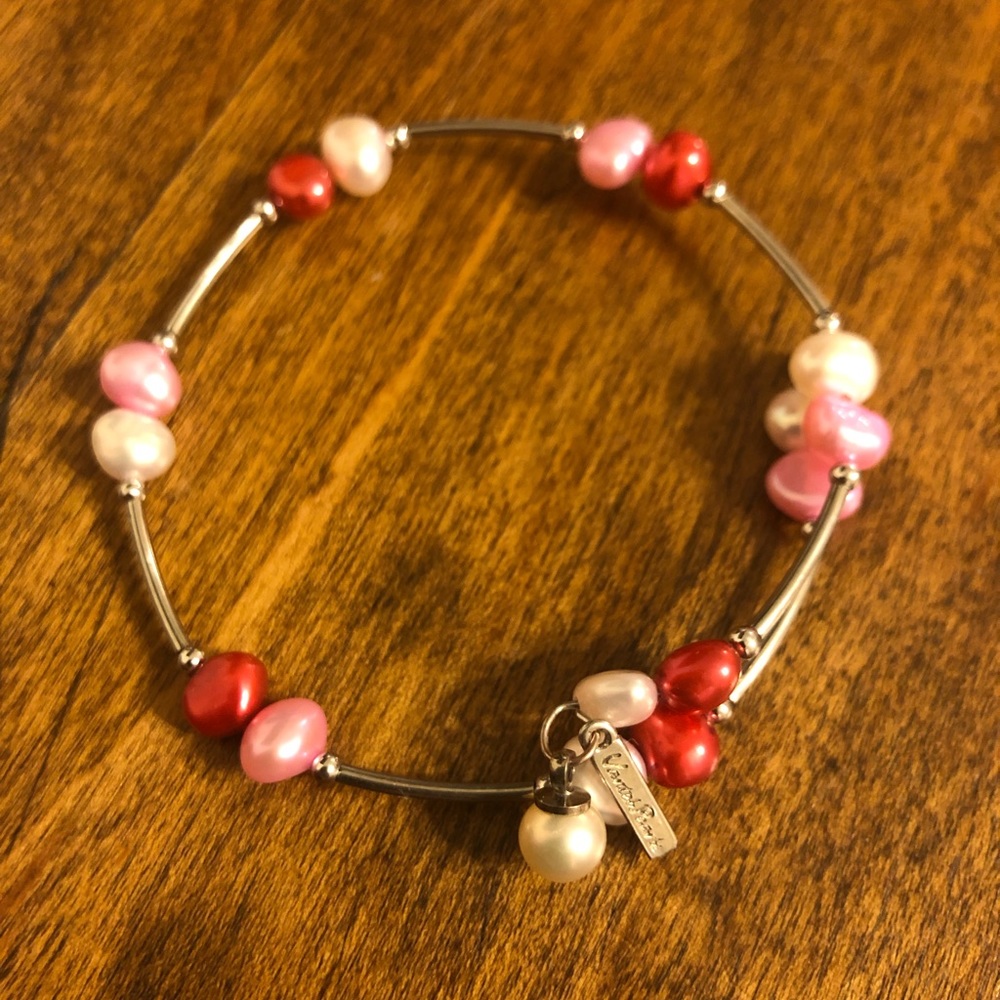 Vantel Pearls Wire wrap bracelet